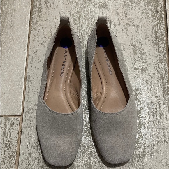 Lucky Brand Women's Gray Flats - Picture 1 of 3